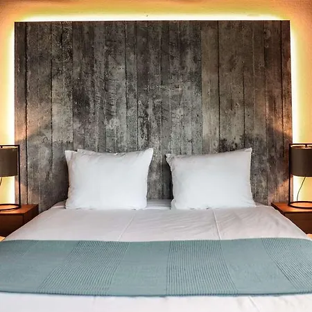 Rooms25 Hotel *